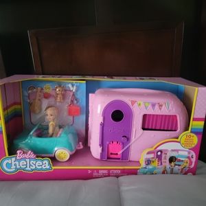 Barbie chesla camper